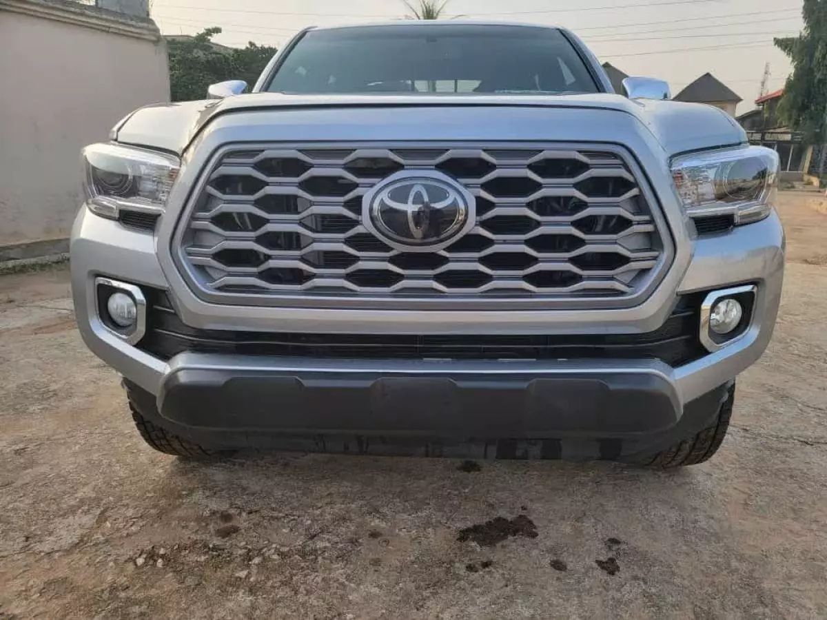 Toyota Tacoma   - 2017