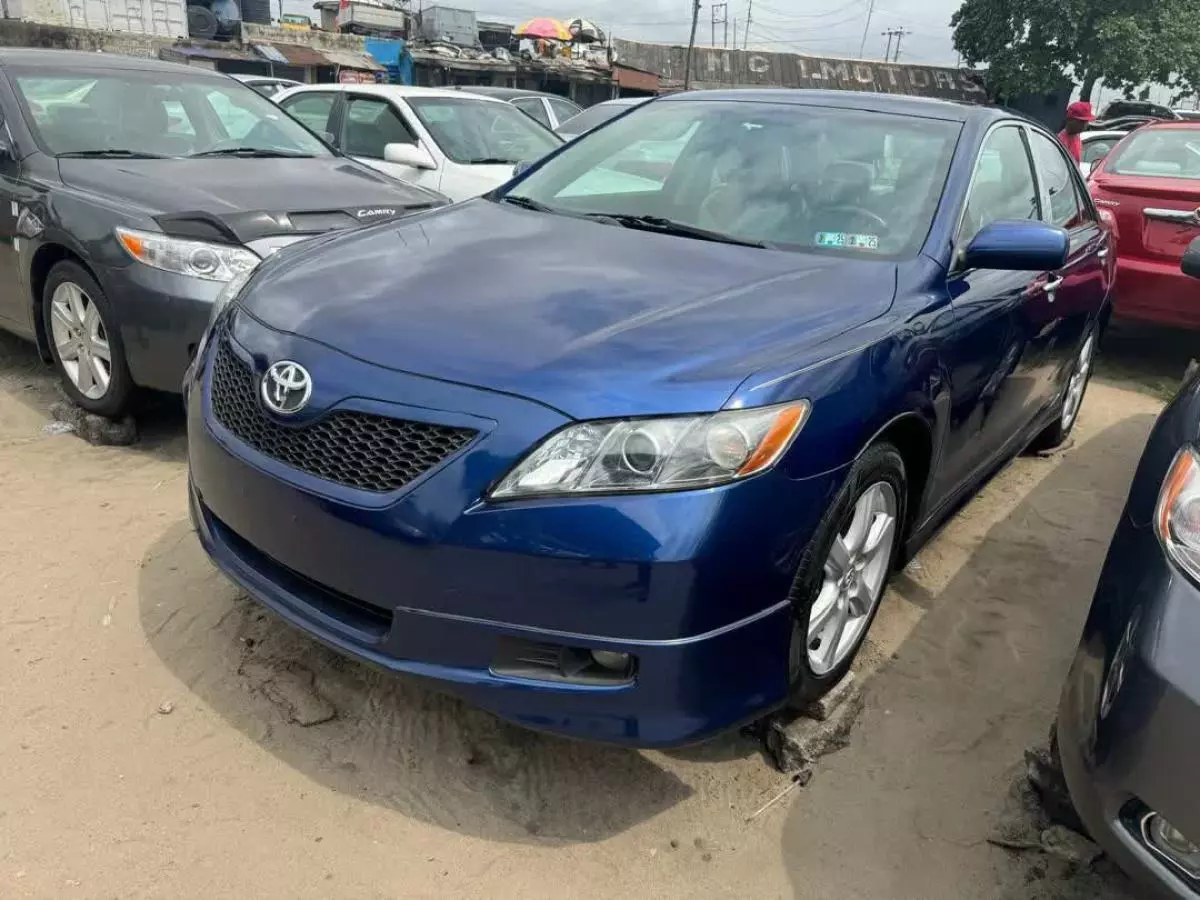 Toyota Camry   - 2008