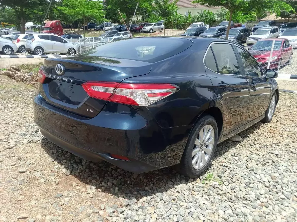 Toyota Camry   - 2018