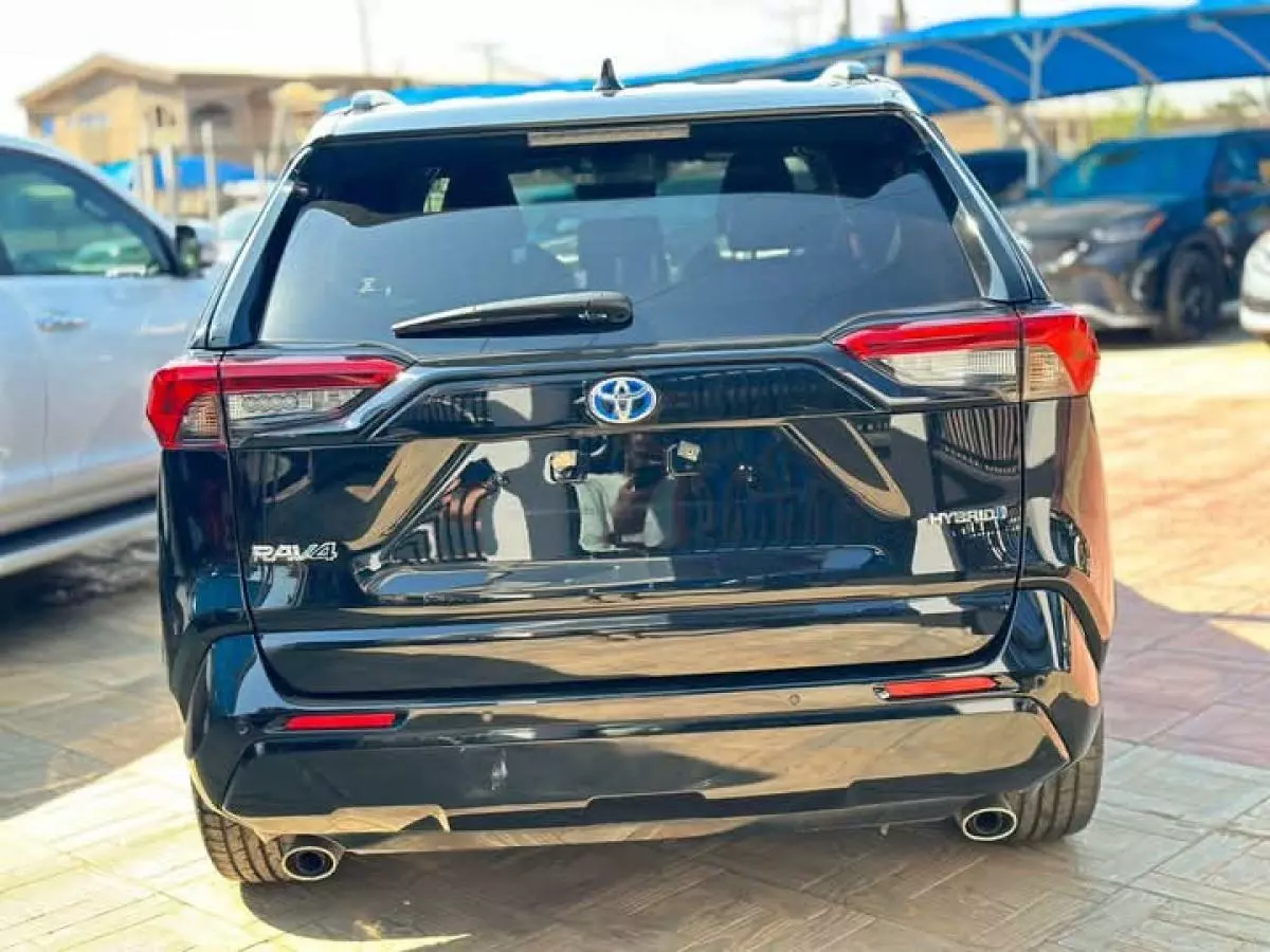 Toyota RAV 4   - 2021