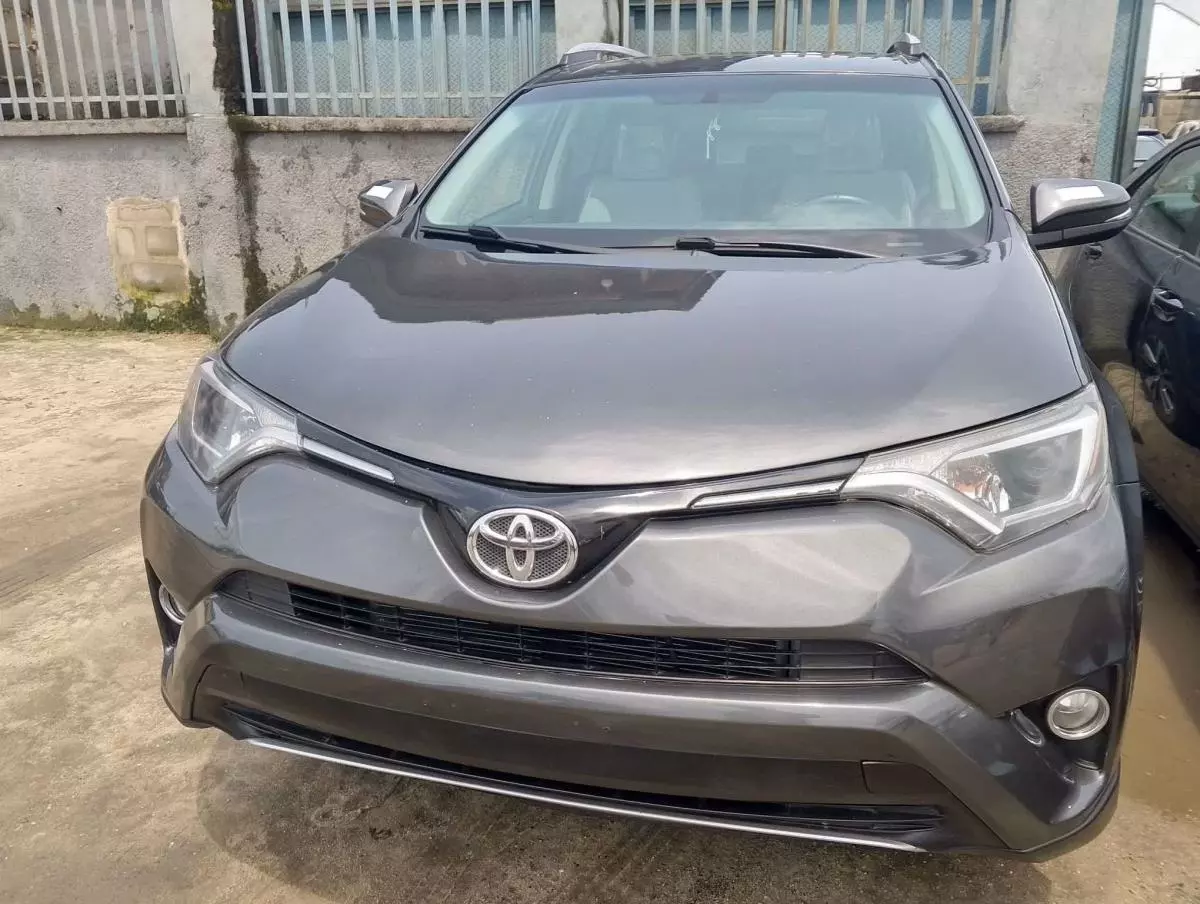 Toyota RAV 4   - 2016