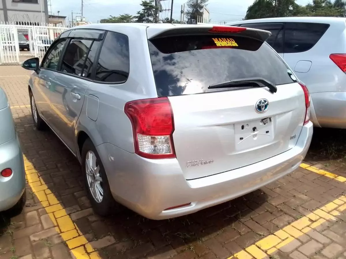 Toyota Fielder hybrid    - 2014