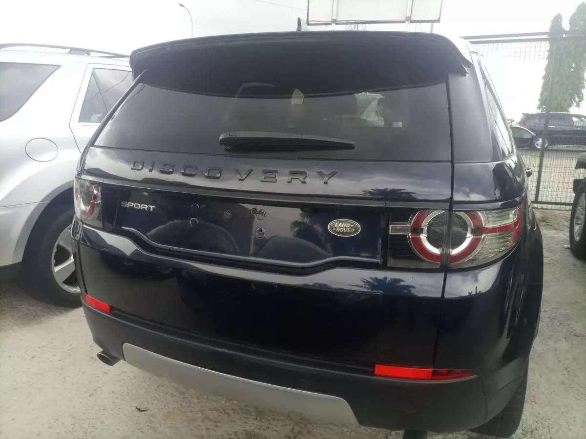 Land Rover Discovery Sport   - 2017