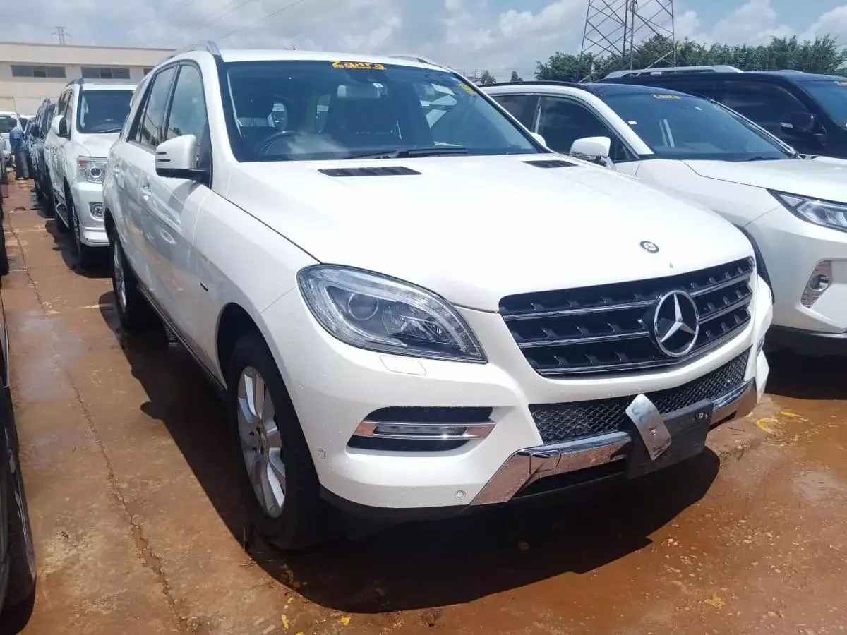 Mercedes-Benz ML 350   - 2012