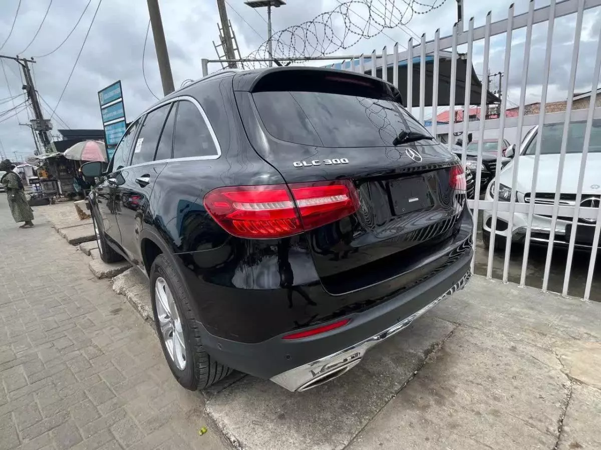 Mercedes-Benz GLC 300   - 2018