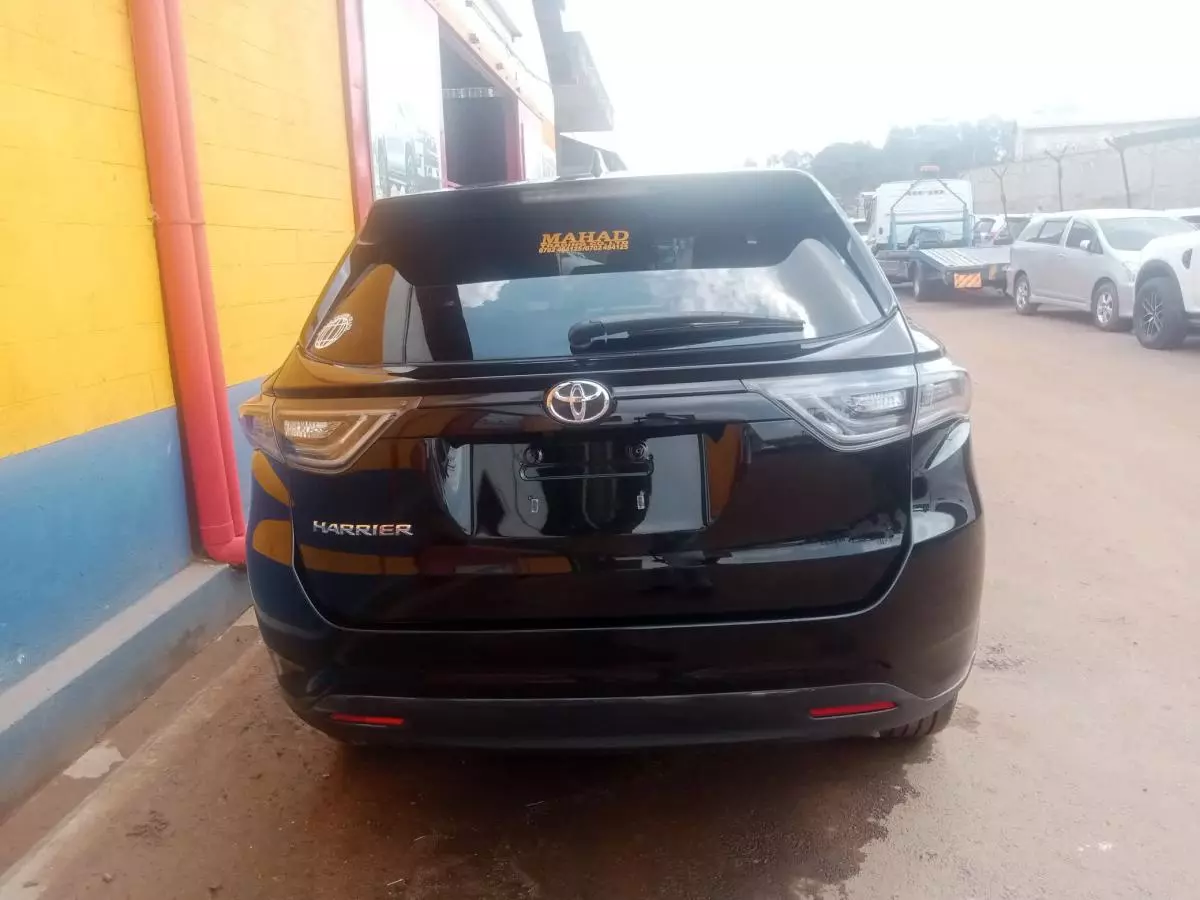 Toyota Harrier   - 2016