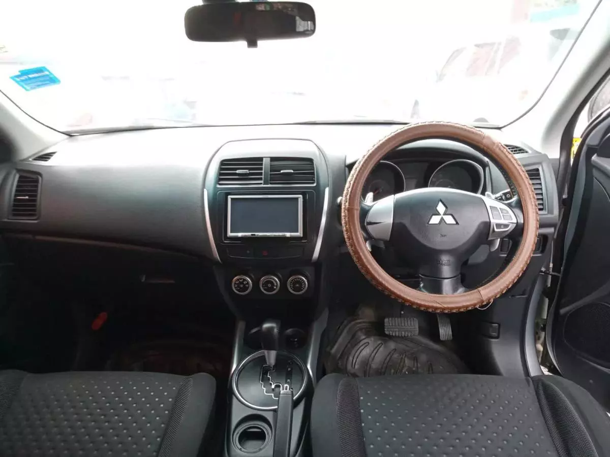 Mitsubishi RVR - 2010