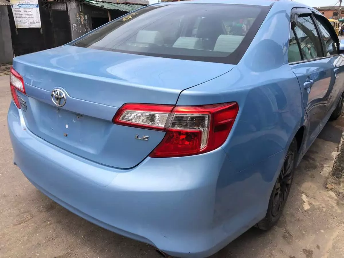 Toyota Camry   - 2012