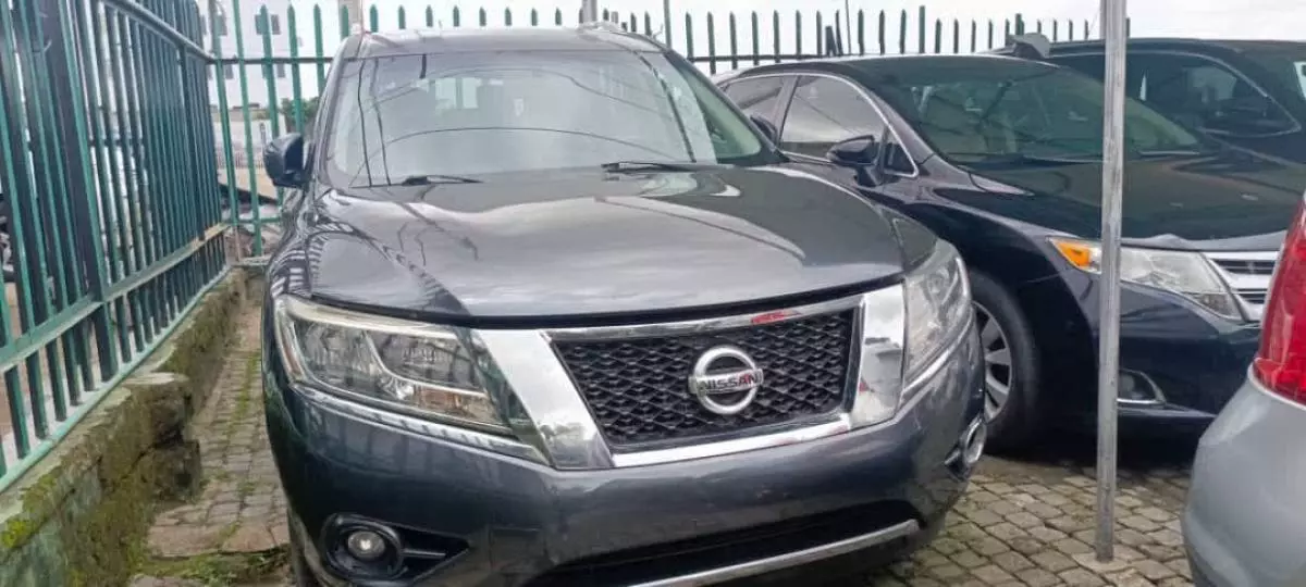 Nissan Pathfinder   - 2013