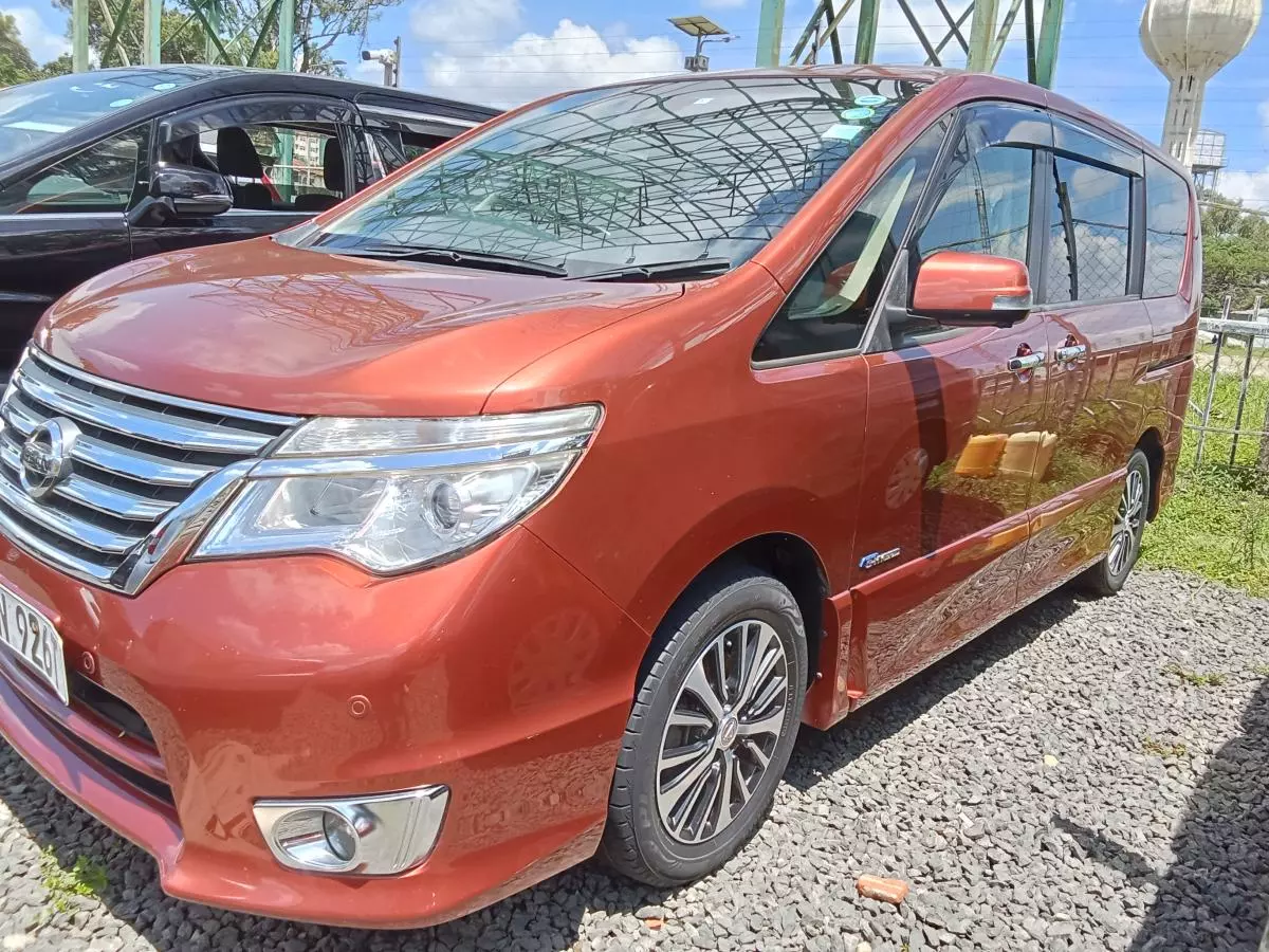 Nissan Serena   - 2016