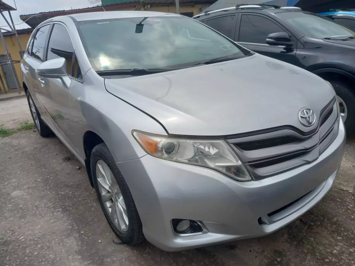 Toyota Venza   - 2013