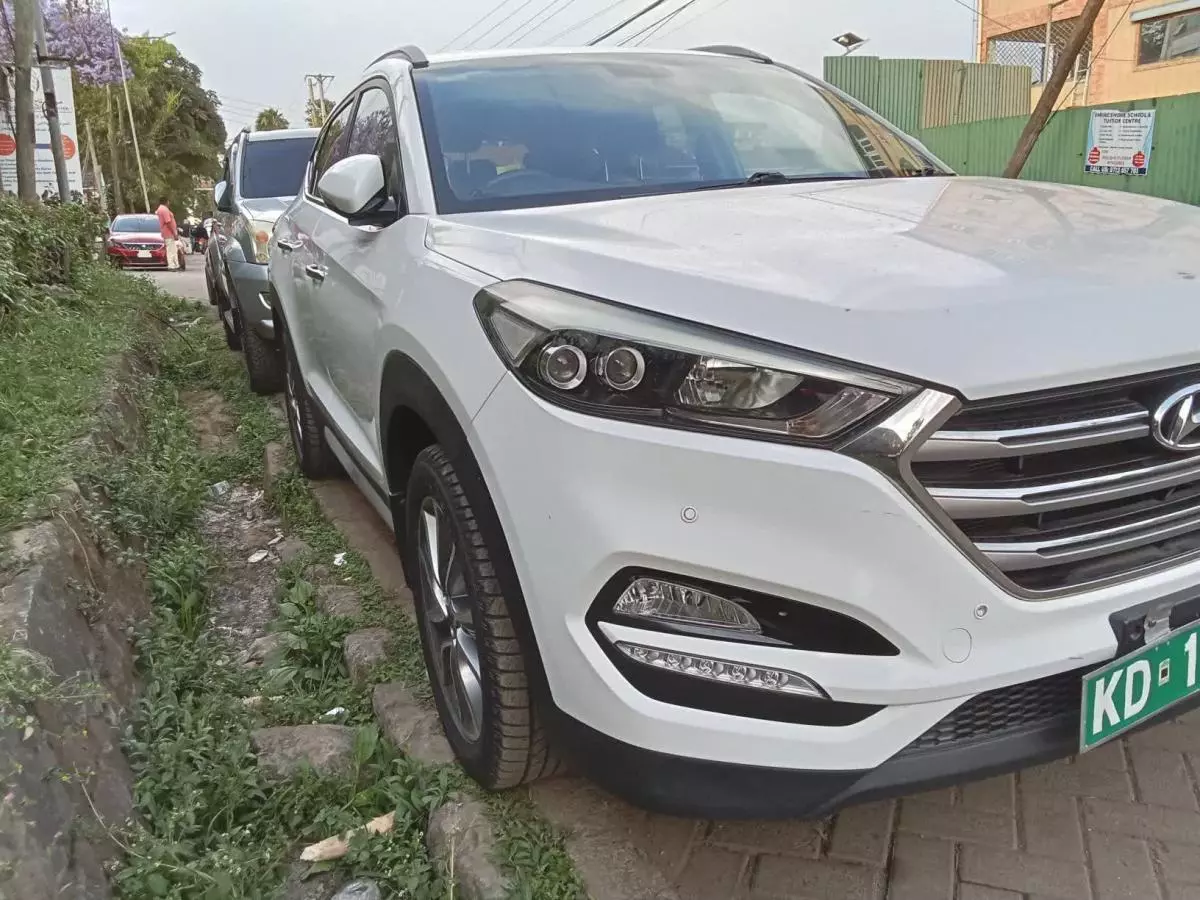 Hyundai Tucson   - 2017