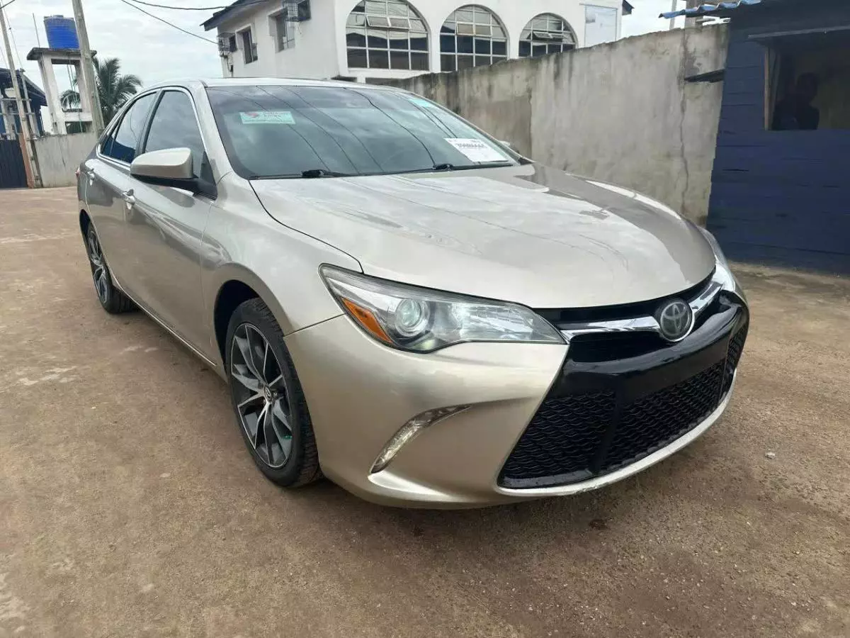 Toyota Camry   - 2015