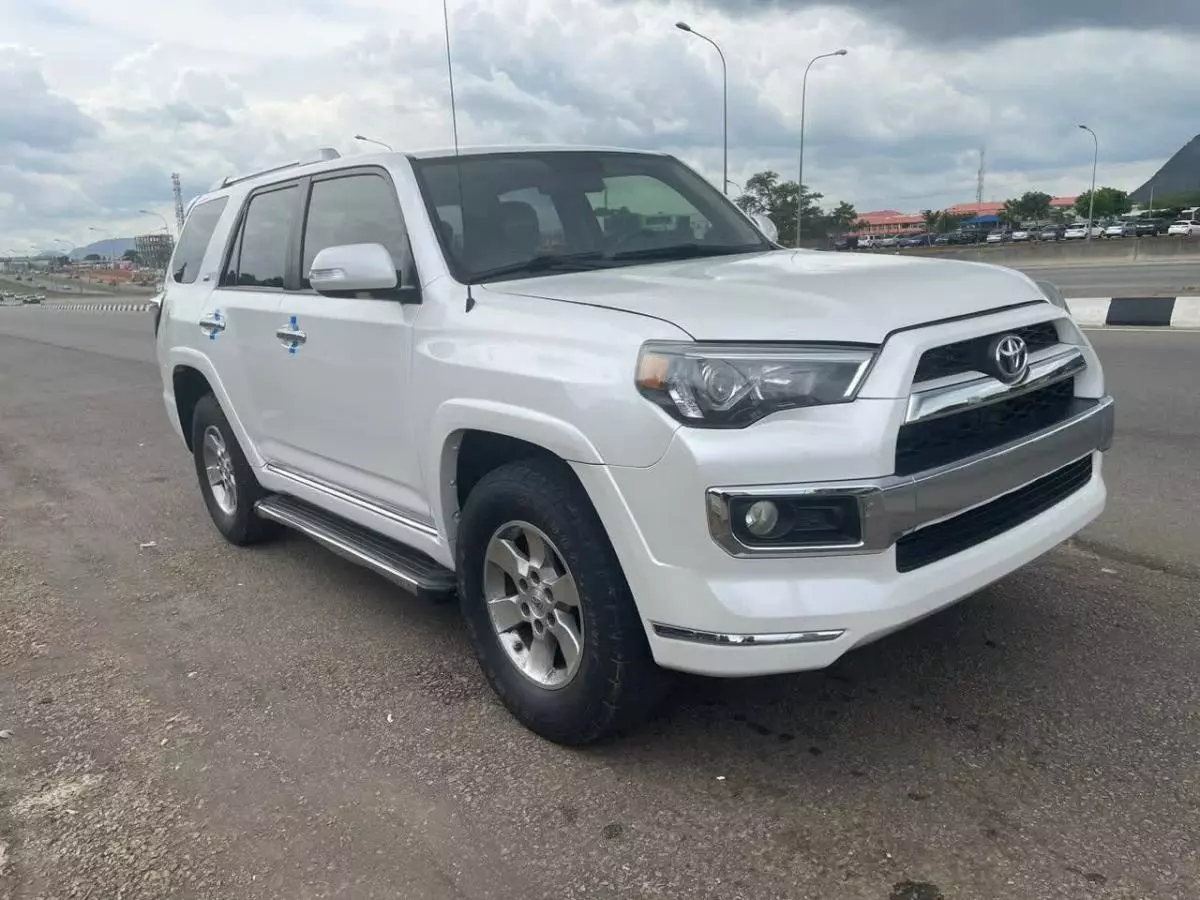 Toyota 4-Runner   - 2013