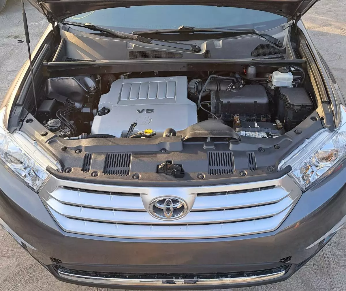 Toyota Highlander   - 2011