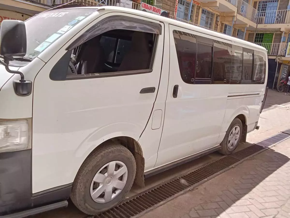 Toyota Hiace   - 2013