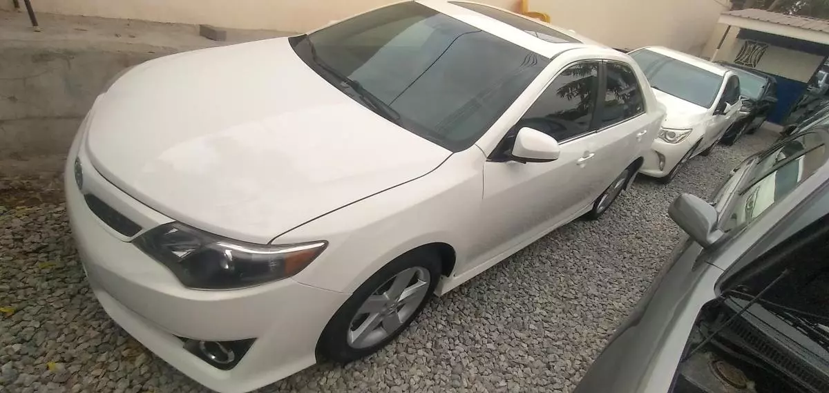 Toyota Camry - 2014