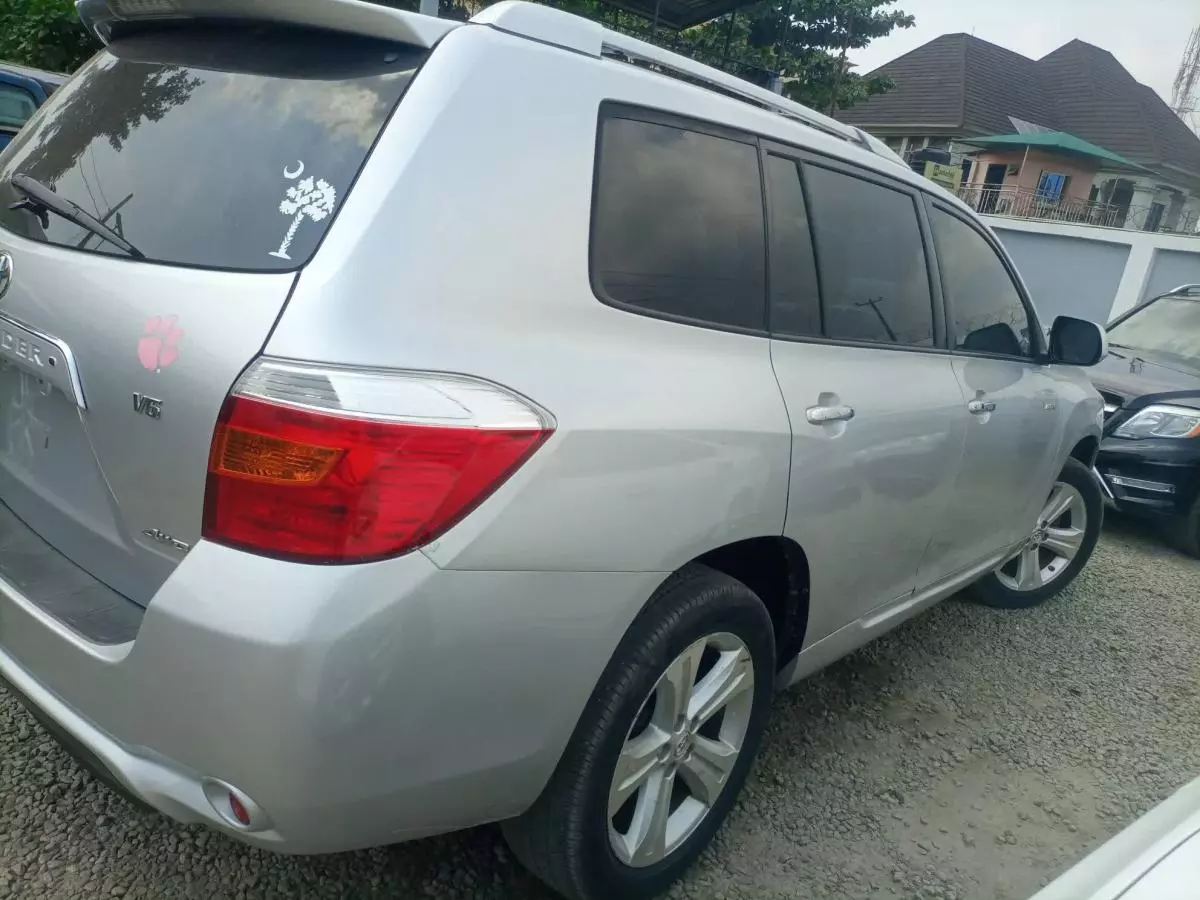 Toyota Highlander - 2009
