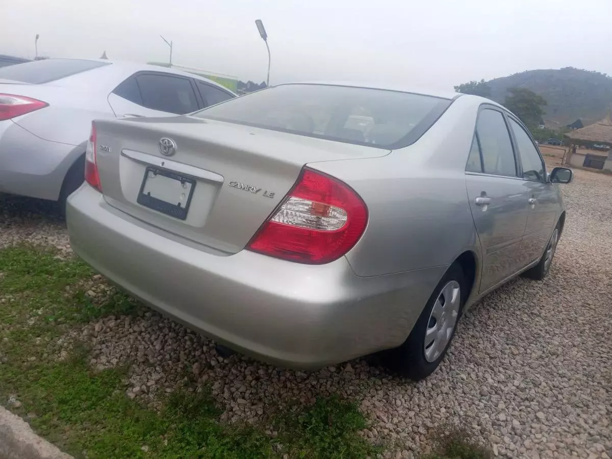 Toyota Camry   - 2002