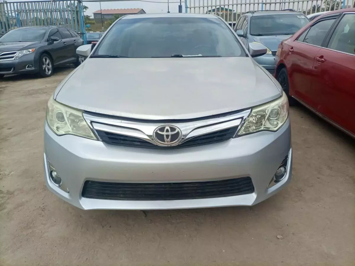 Toyota Camry - 2013