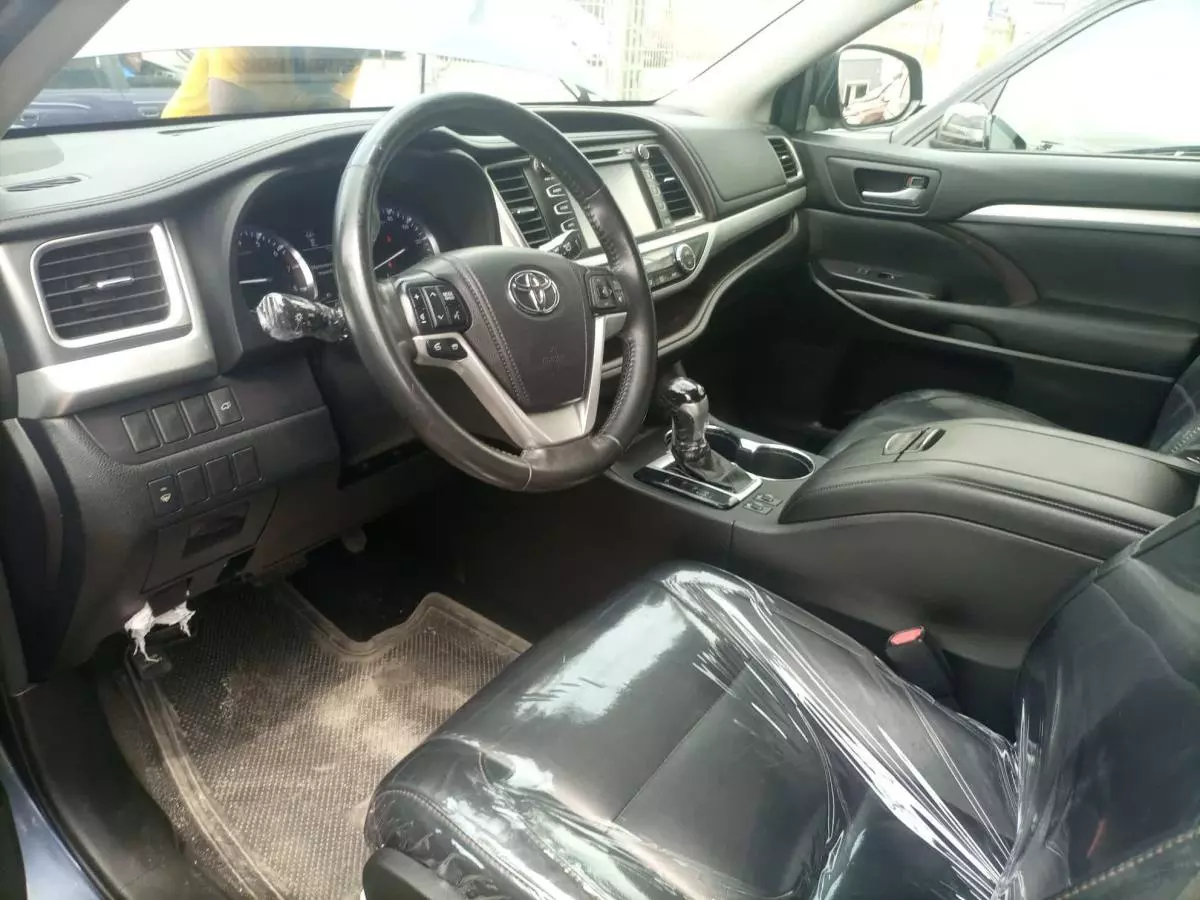 Toyota Highlander - 2015