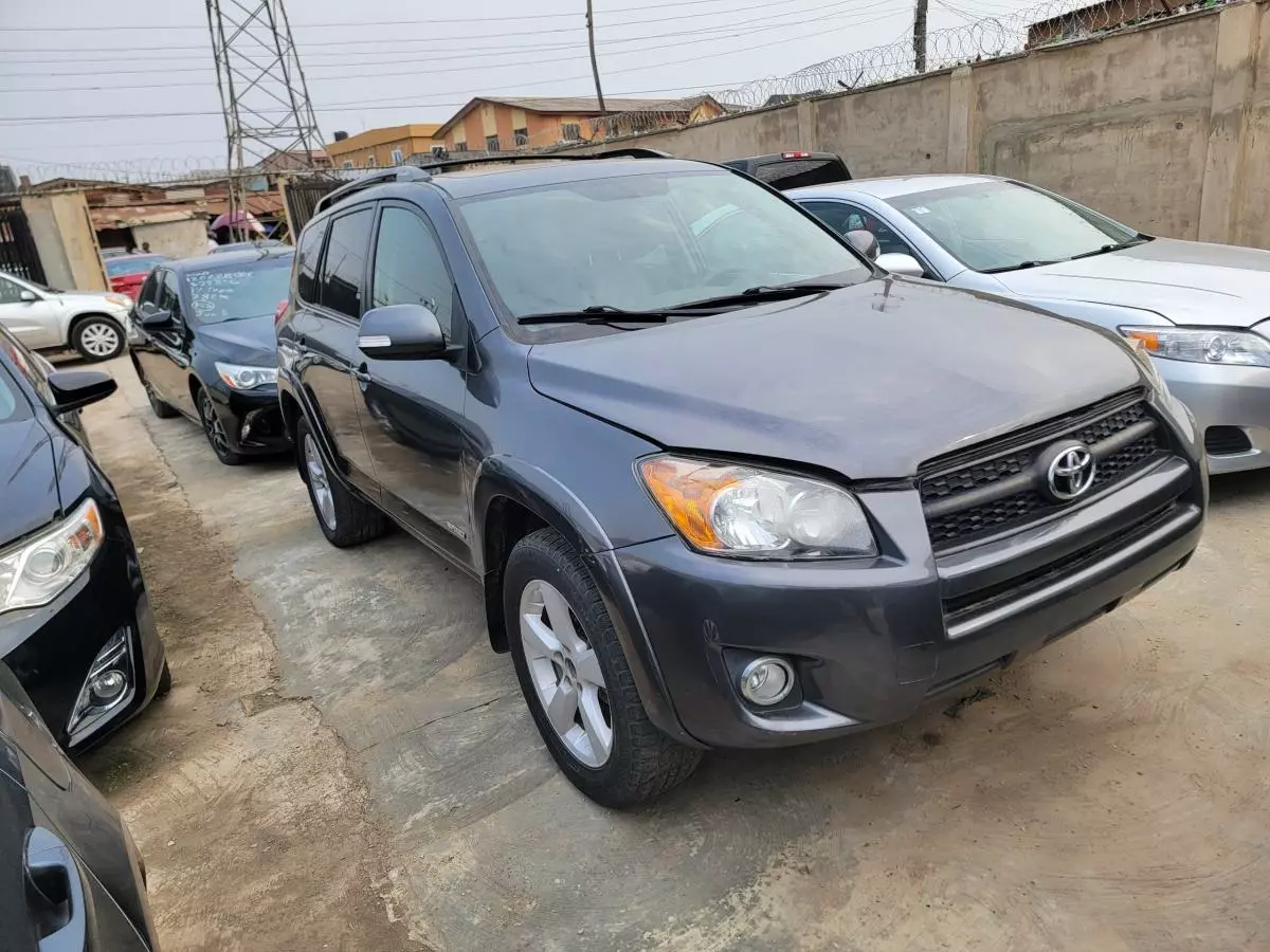 Toyota Rav4   - 2011