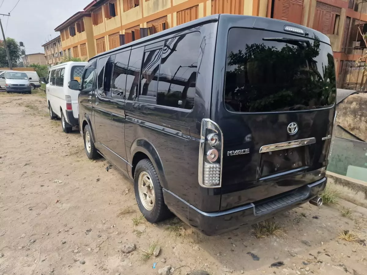 Toyota Hiace   - 2007