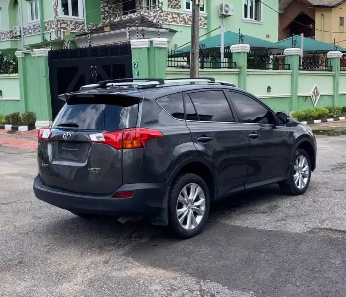 Toyota RAV 4   - 2013