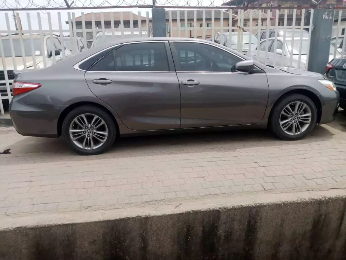 Toyota Camry   - 2016