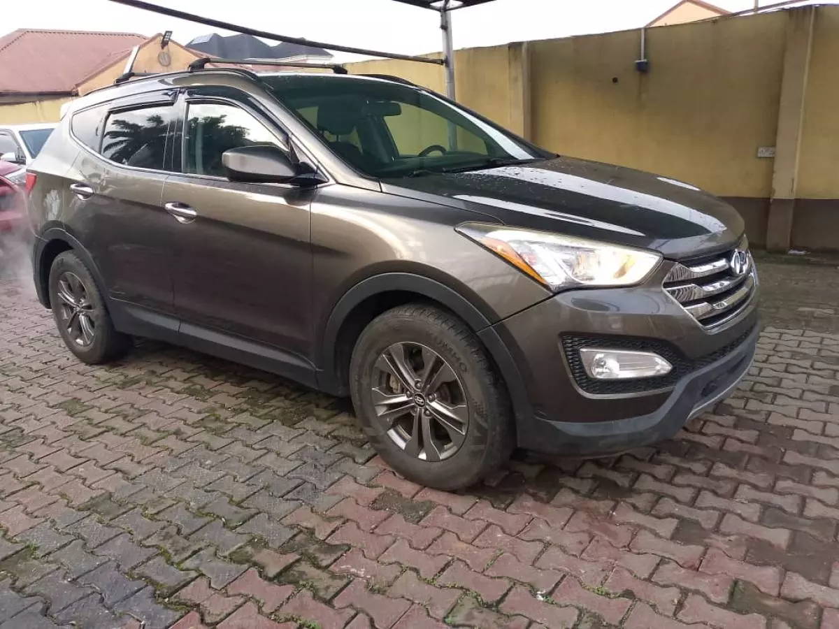 Hyundai Santa Fe   - 2014