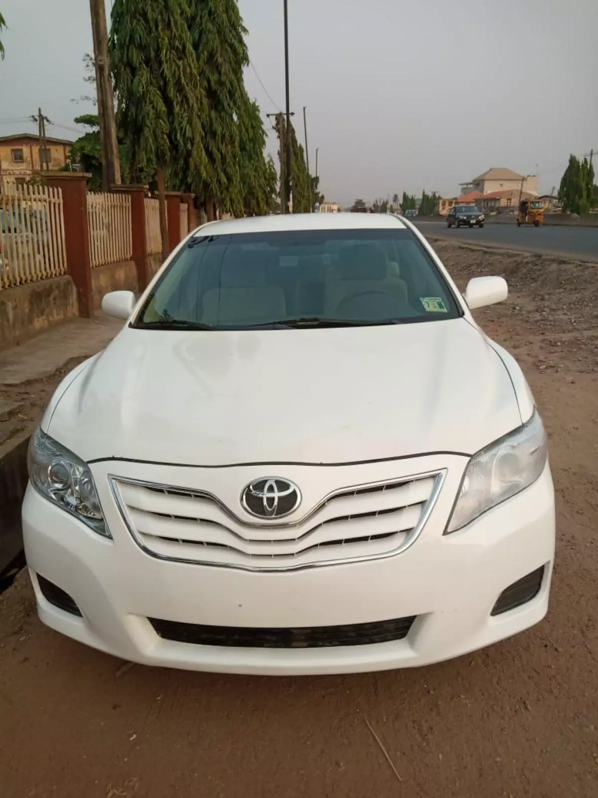 Toyota Camry   - 2011