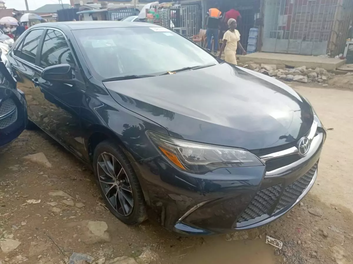 Toyota Camry   - 2015