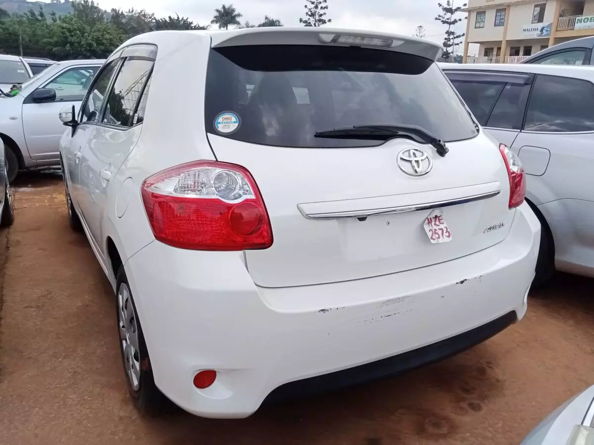 Toyota Auris   - 2009