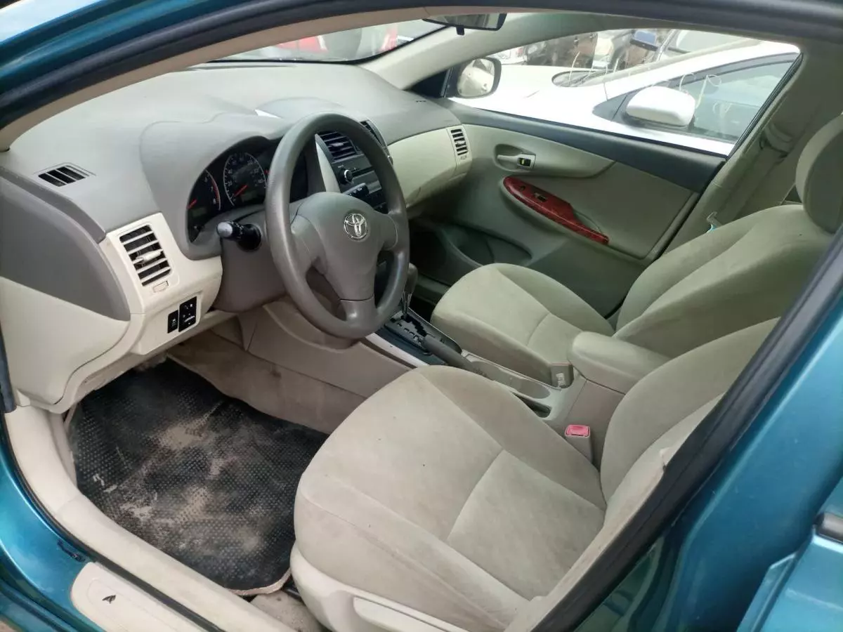 Toyota Corolla - 2010