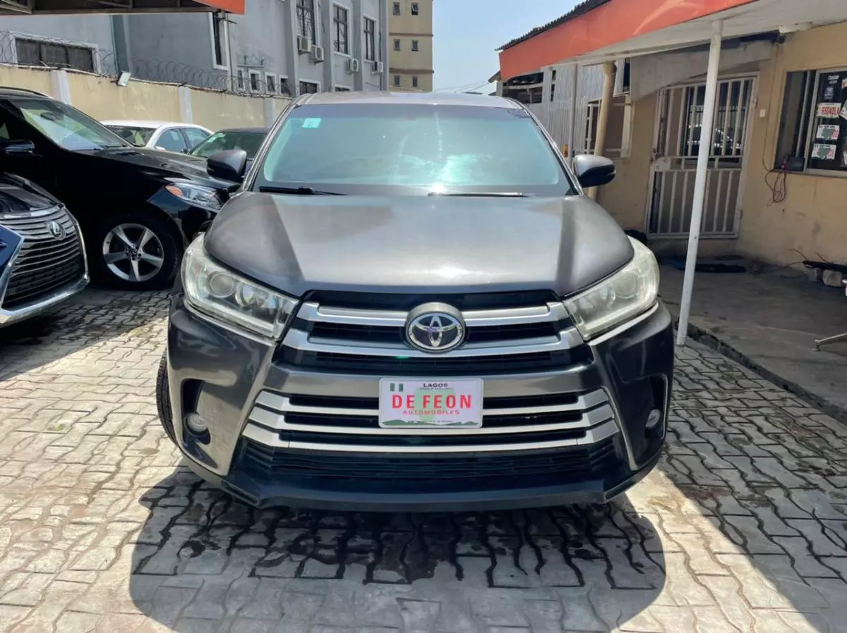 Toyota Highlander   - 2015