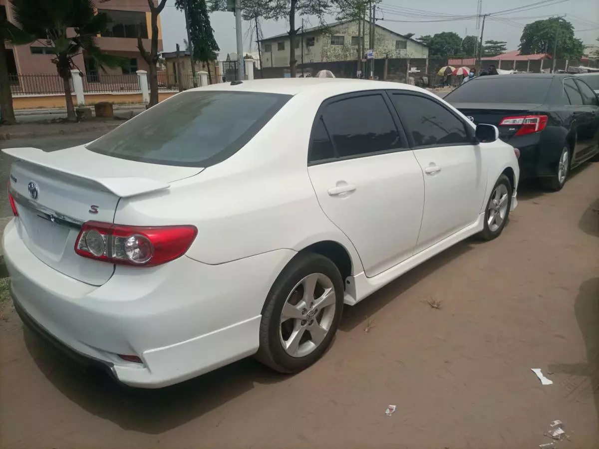 Toyota Corolla - 2011