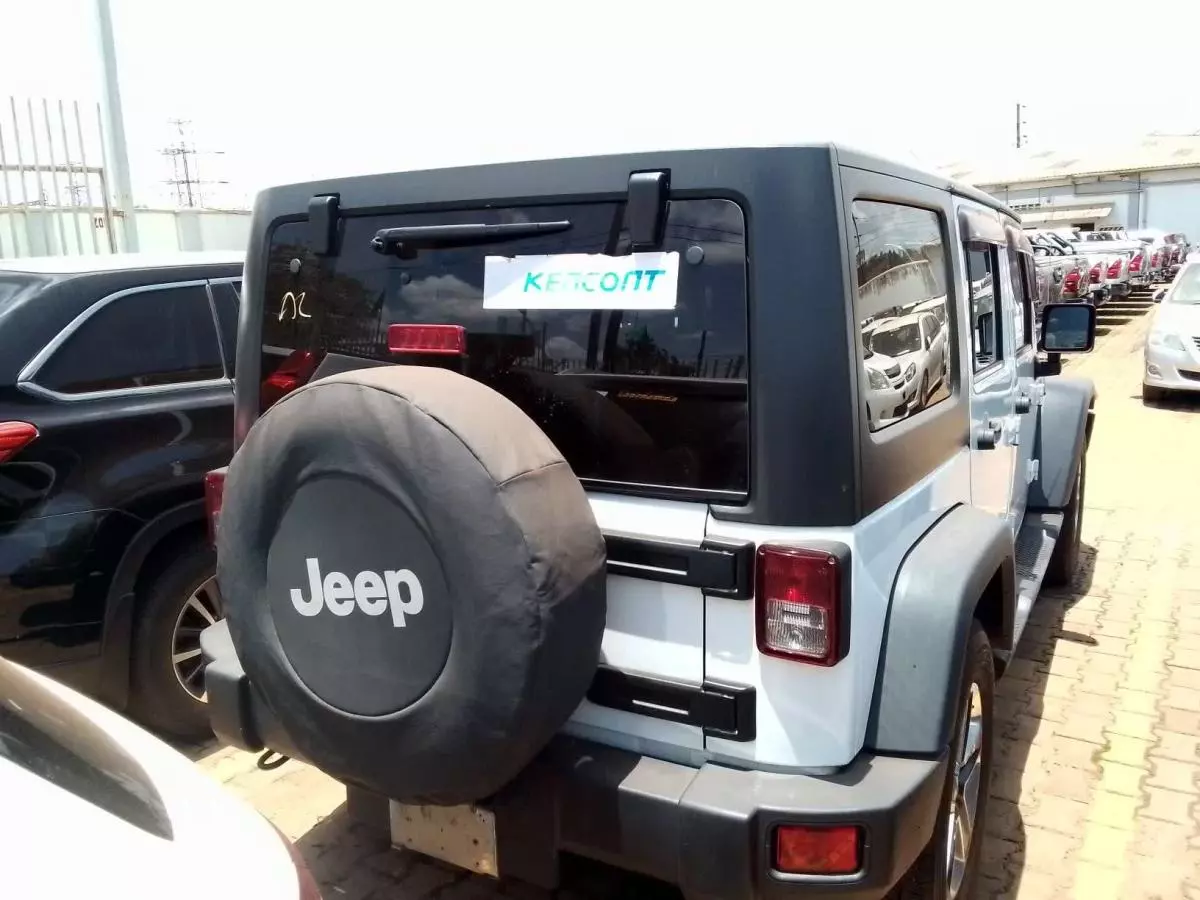 Jeep Wrangler   - 2014