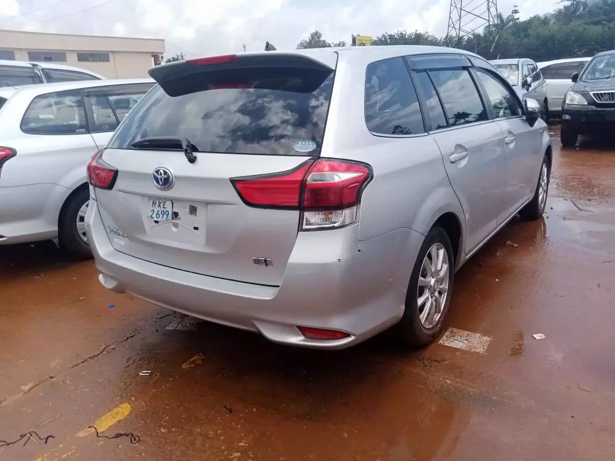 Toyota Fielder hybrid    - 2015