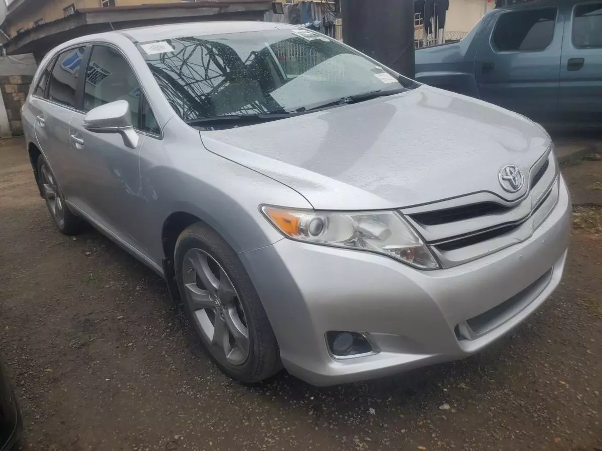 Toyota Venza   - 2013