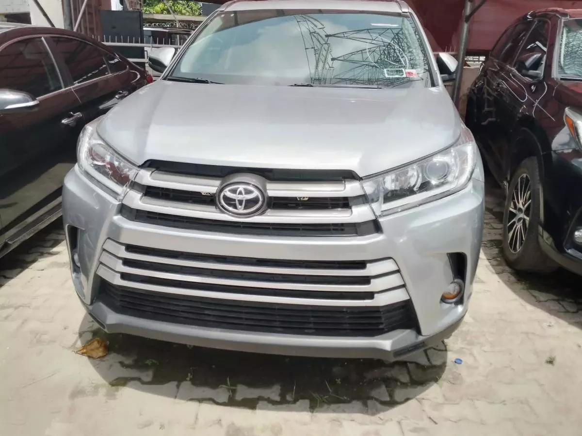 Toyota Highlander   - 2015