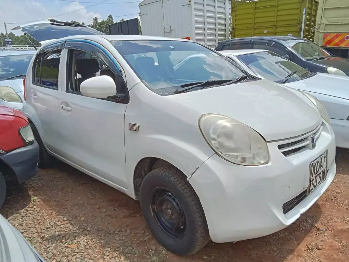 Toyota Passo   - 2013