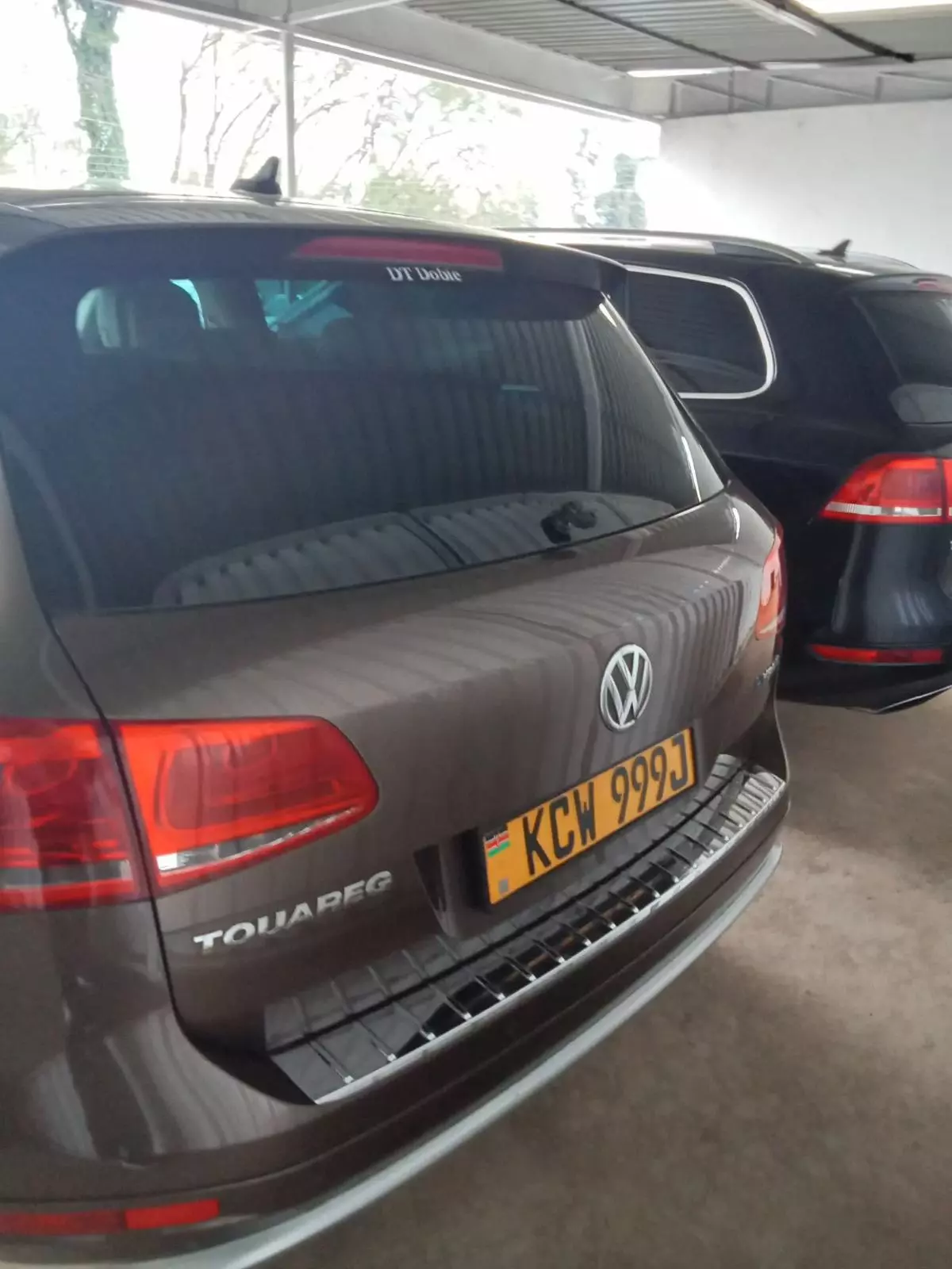 Volkswagen Touran   - 2011