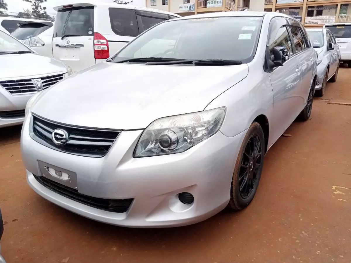 Toyota Fielder    - 2012