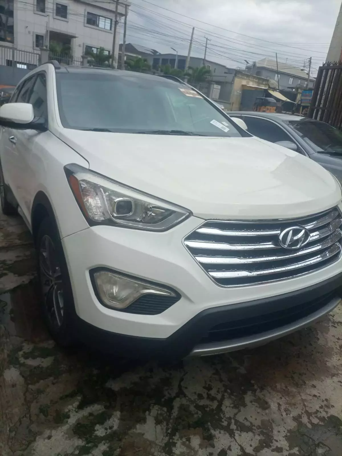 Hyundai Santa Fe   - 2015