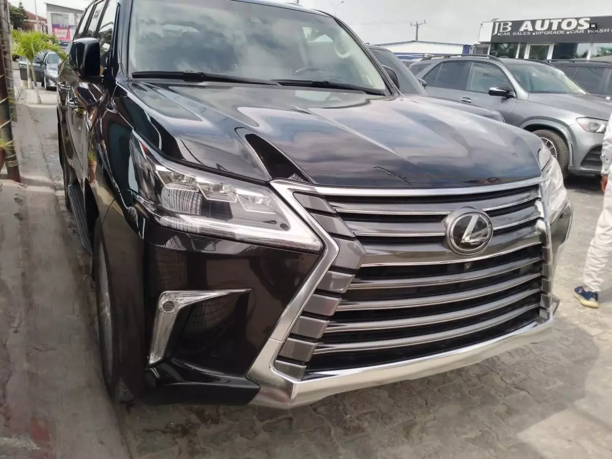 Lexus LX 570   - 2020