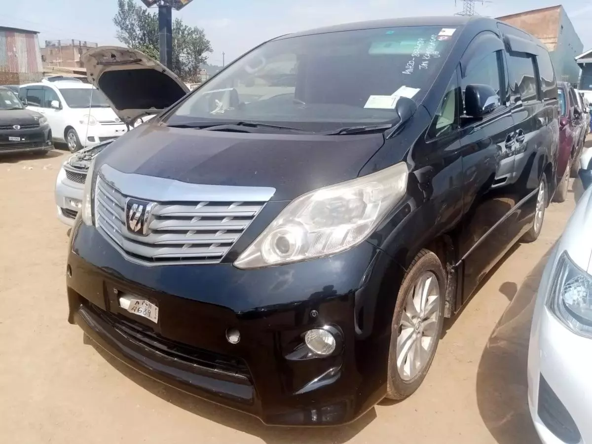 Toyota Alphard   - 2010