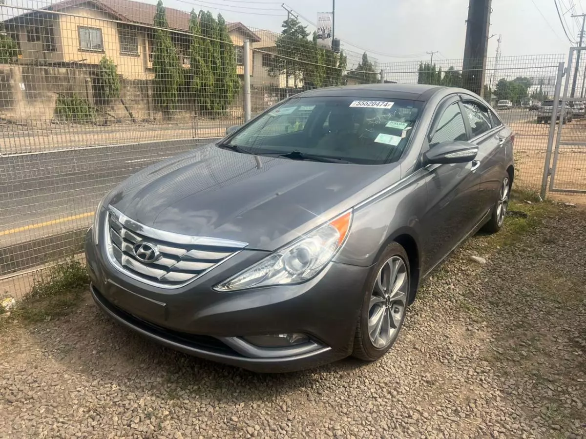 Hyundai Sonata   - 2013