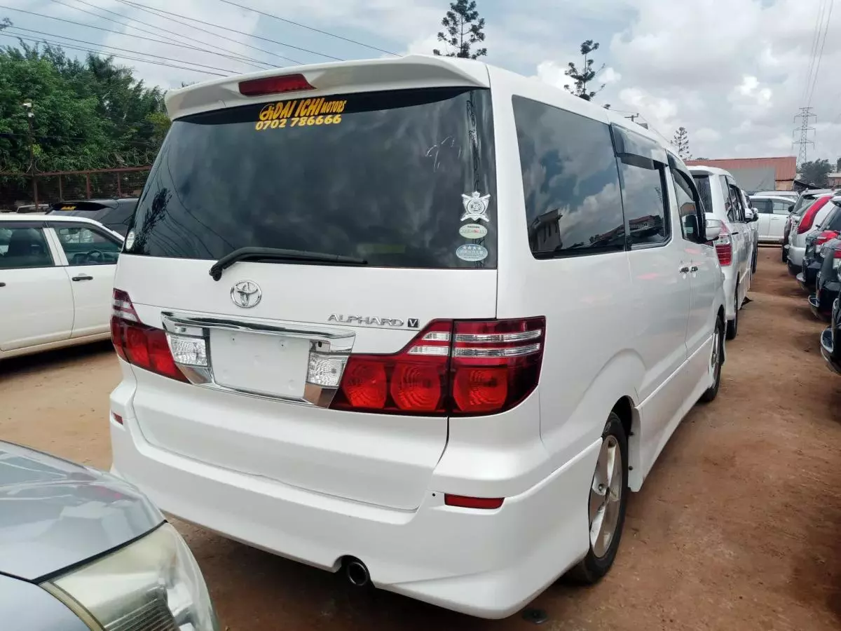 Toyota Alphard   - 2008