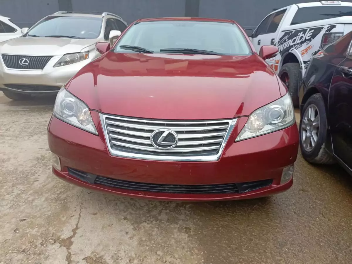 Lexus ES 350   - 2011