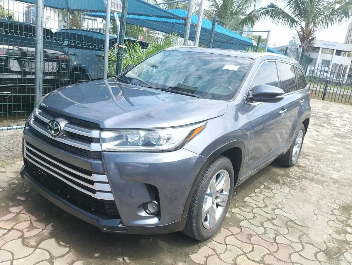 Toyota Highlander   - 2014